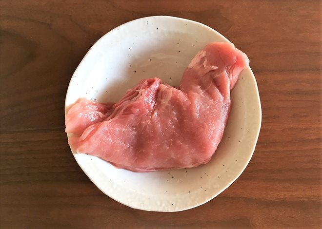 パルシステム「日本のこめ豚」の肉を広げた画像（180ｇ）